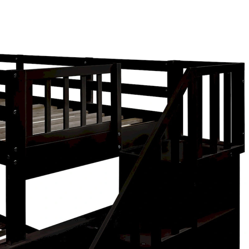 Litera de madera con escalera, estantes de almacenamiento y cama nido extraíble