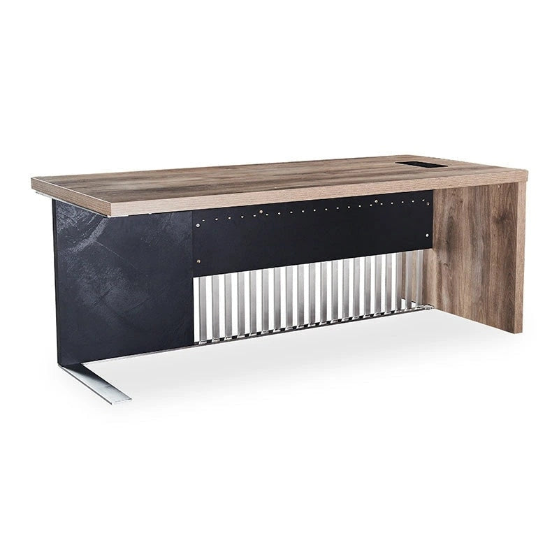 Moderner Schreibtisch aus Holzdekor mit Sichtschutz aus Metall und Kabelmanagement