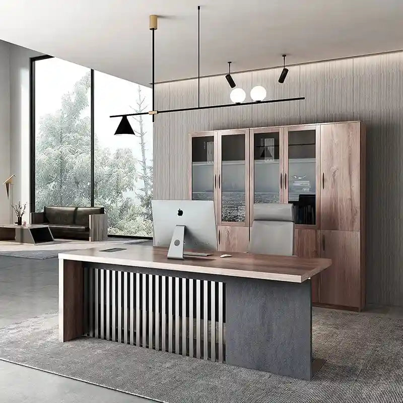 Moderner Schreibtisch aus Holzdekor mit Sichtschutz aus Metall und Kabelmanagement