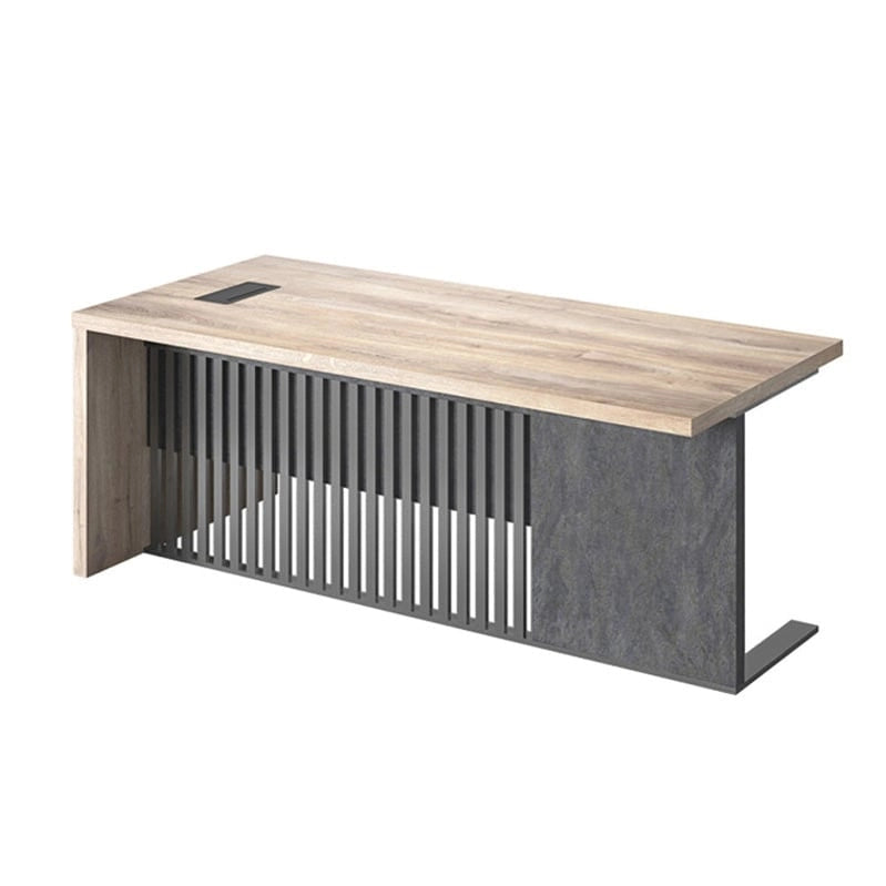 Moderner Schreibtisch aus Holzdekor mit Sichtschutz aus Metall und Kabelmanagement