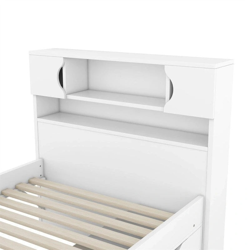 Holzbett mit vier Schubladen und Kopfteil mit Bücherregal und Stauraum