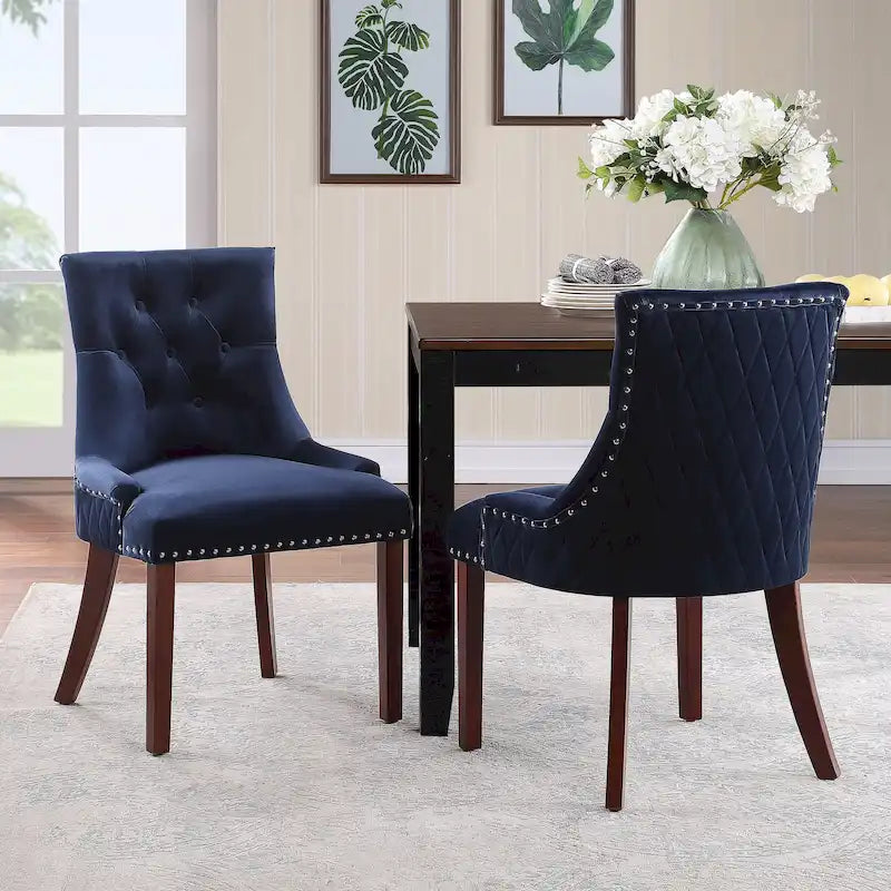 Silla de comedor clásica de terciopelo capitoné con ribete de tachuelas y patas de madera