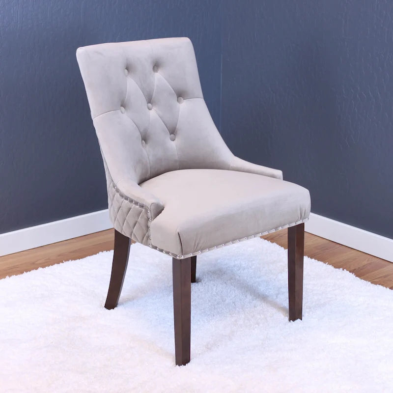 Silla de comedor clásica de terciopelo capitoné con ribete de tachuelas y patas de madera