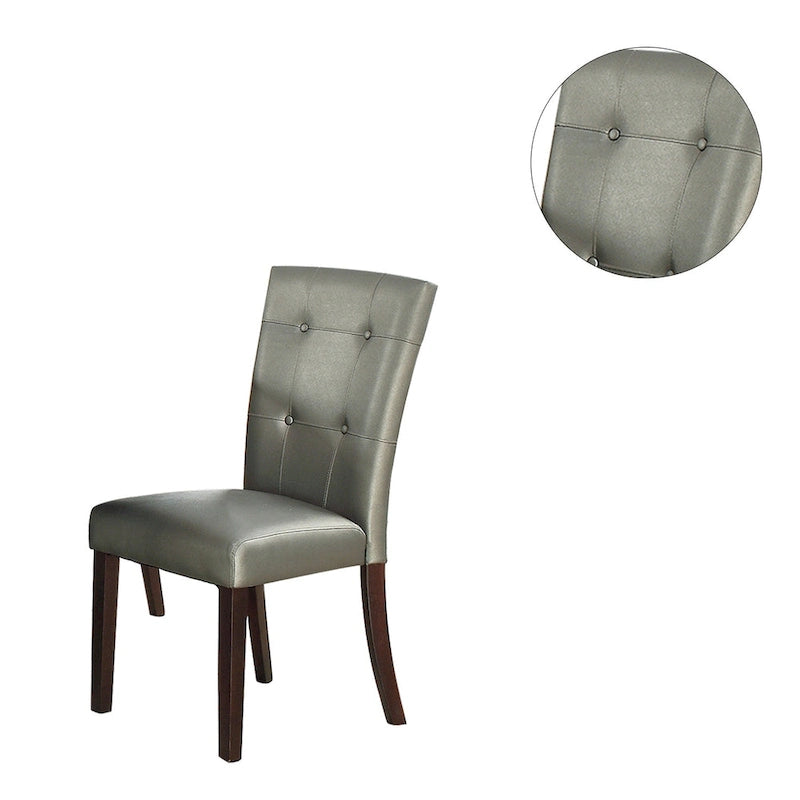 Silla de comedor clásica de cuero sintético con respaldo capitoné y patas de madera
