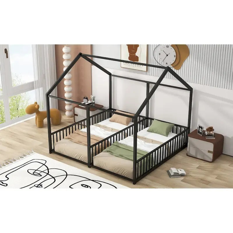 Estructura de cama tipo casita de metal con divisor central y barandillas circundantes