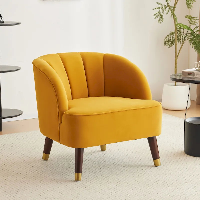 Sillón clásico de mediados de siglo tapizado con respaldo acanalado y patas inclinadas