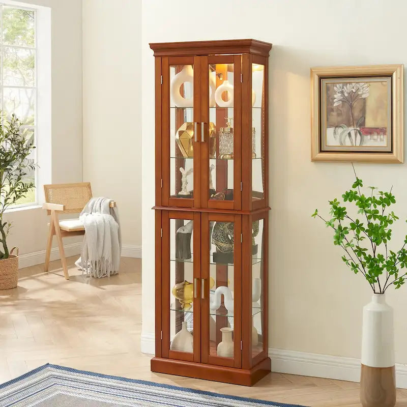 Vitrina clásica de madera con puertas de vidrio e iluminación interior