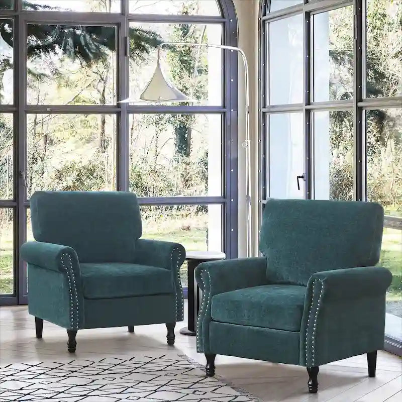 Sillón decorativo tapizado de chenilla con brazos enrollados y ribete de tachuelas