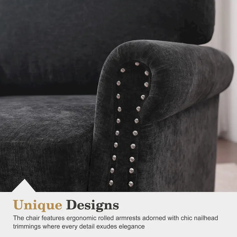 Sillón decorativo tapizado de chenilla con brazos enrollados y ribete de tachuelas