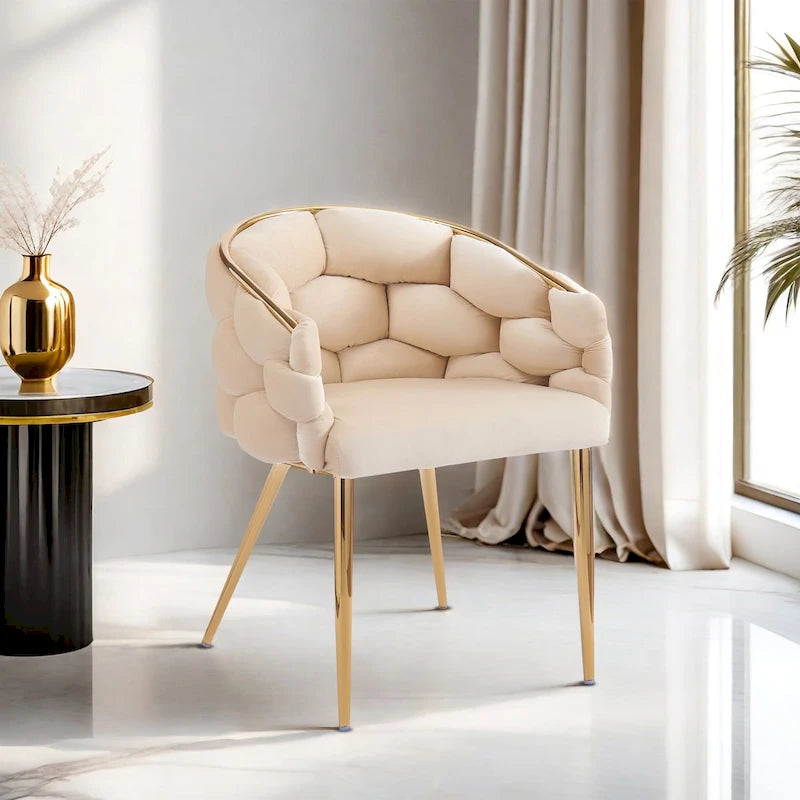 Sillón decorativo moderno de terciopelo con respaldo tejido y patas doradas